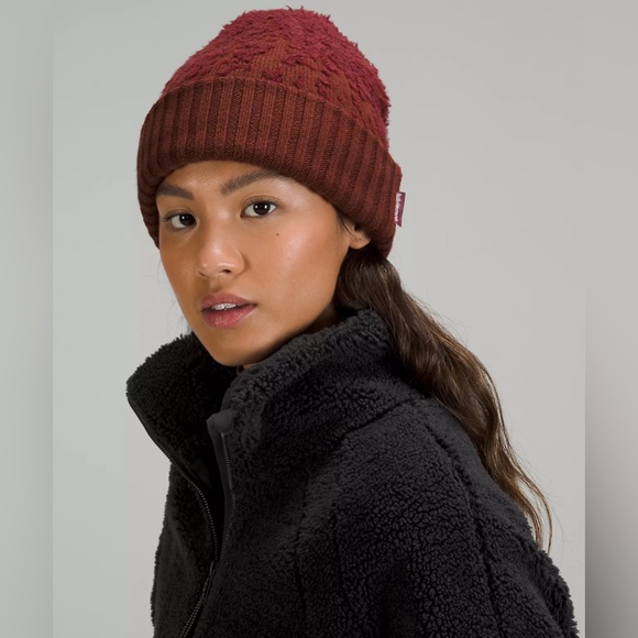 NWT OMBRÉ KNIT TEXTURED BEANIE main image 4